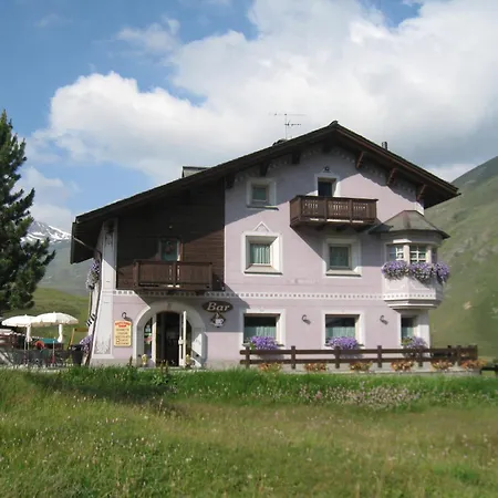Alojamento de Acomodação e Pequeno-almoço Al Chestelet Livigno