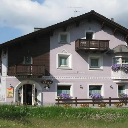 Alojamento de Acomodação e Pequeno-almoço Al Chestelet Livigno